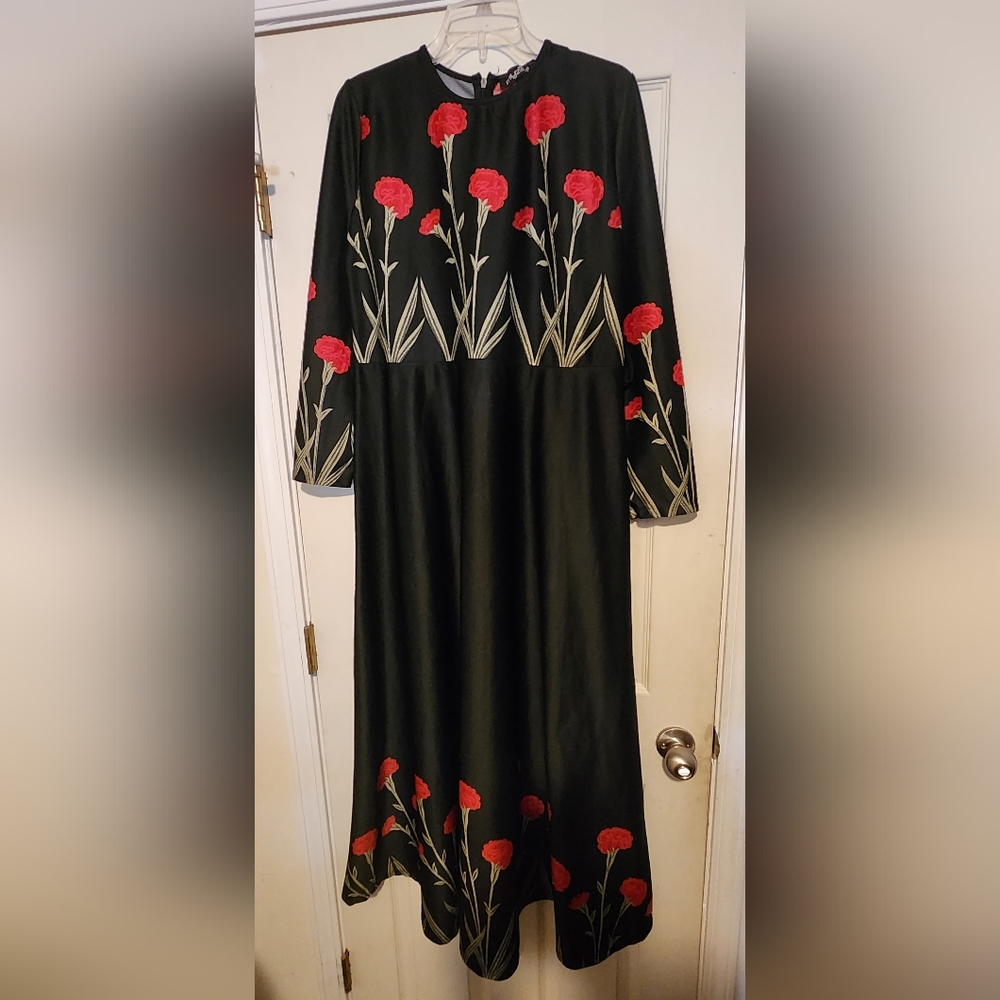 Myzen sz 14 black floral rose maxi dress with belt.